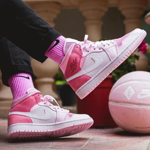 Nike Air Jordan 1 "Digital Pink"