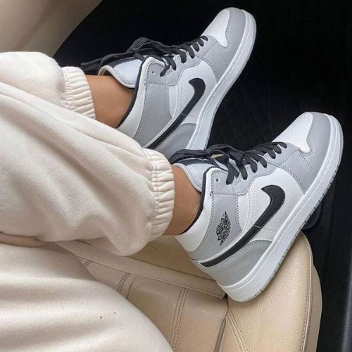 Nike Air Jordan 1 Retro High OG Sneakers
