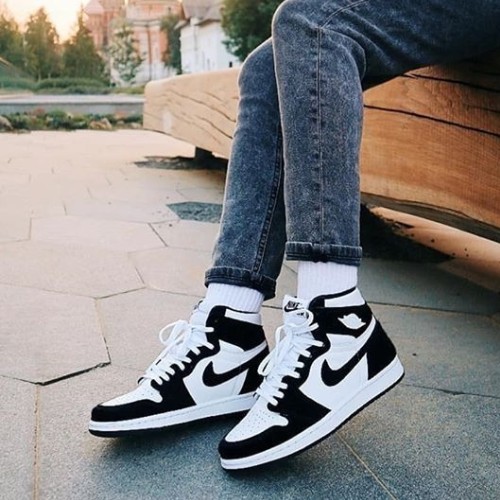 Nike Air Jordan 1 Retro High OG Sneakers