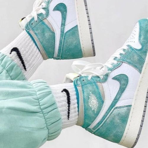 Jordan 1 Retro High OG "Turbo Green"