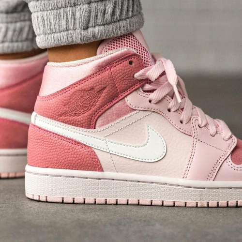Nike Air Jordan 1 "Digital Pink"