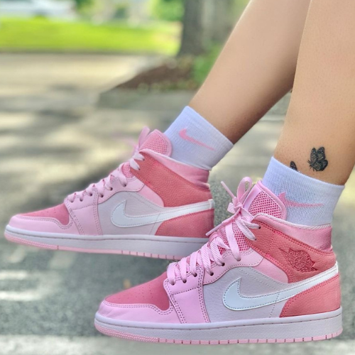 Nike Air Jordan 1 "Digital Pink"