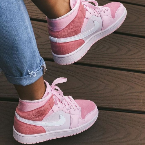 Nike Air Jordan 1 "Digital Pink"