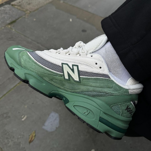 New Balance 1000 Sneakers