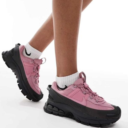 Nike Zoom Vomero 5 Roam Sneakers