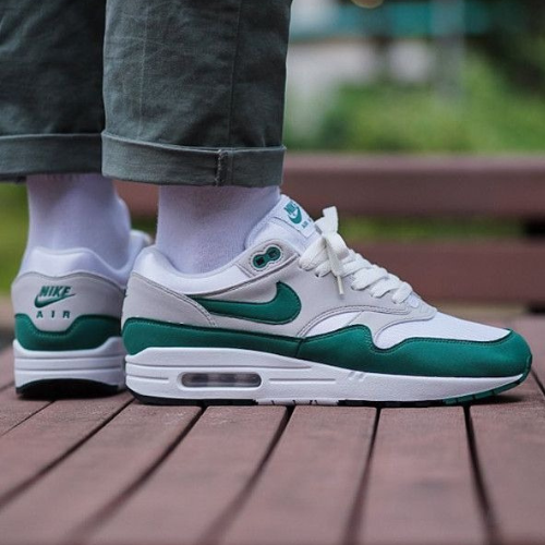 Nike Air Max 1 Sneakers