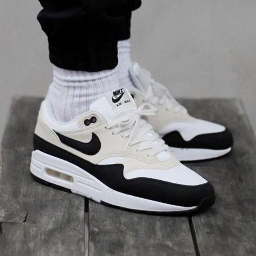 Nike Air Max 1 Sneakers